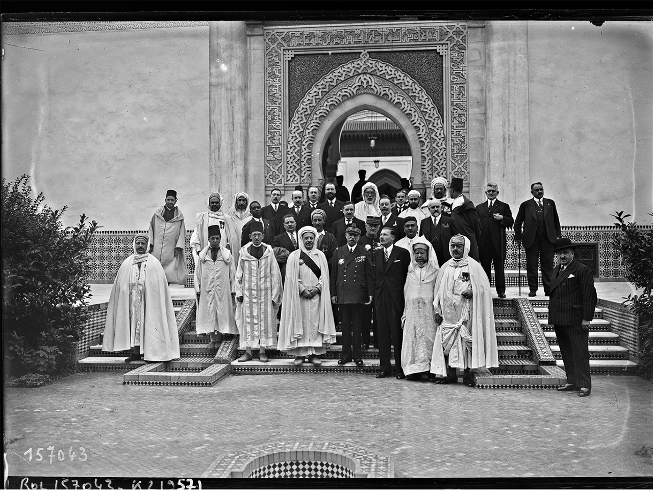 Les anciens combattants coloniaux à la mosquée, 1931