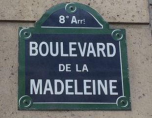 Plaque de rue du boulevard de la Madeleine