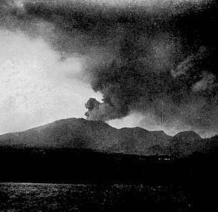 photo de l'eruption en 1902