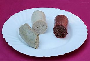 3 boudins sur une assiette