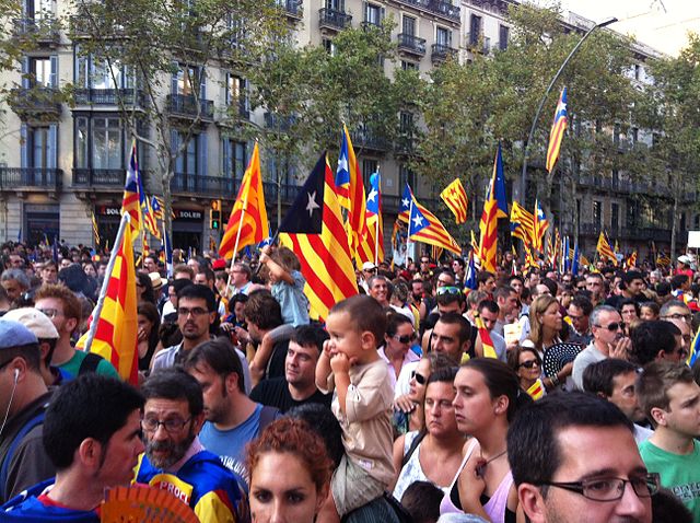 photographie de manifestation d'indépendantistes catalans