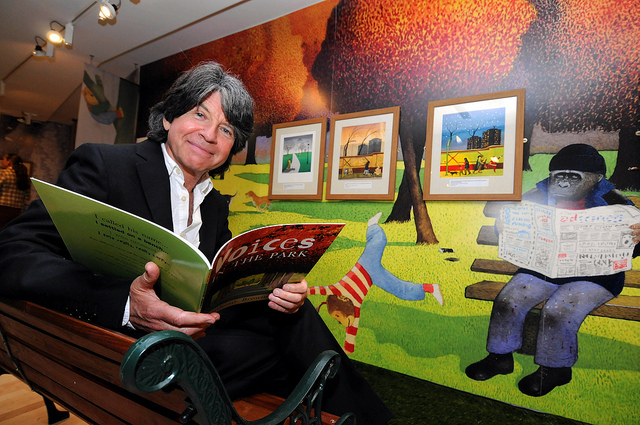 Photo d'Anthony Browne sur un salon