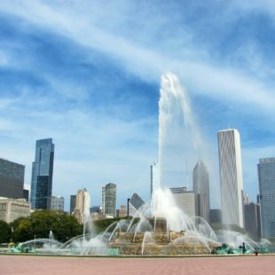 Fontaine en pleins cœur de la ville de Chicago