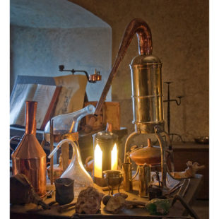 Matériel relatif à la pratique de l'alchimie comme de la chimie