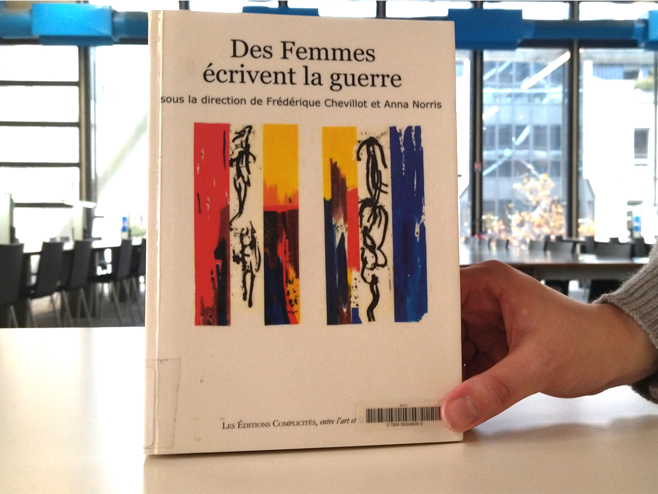 Première de couverture du livre Des femmes écrivent la guerre de Frédérique Chevillot et Anna Norris