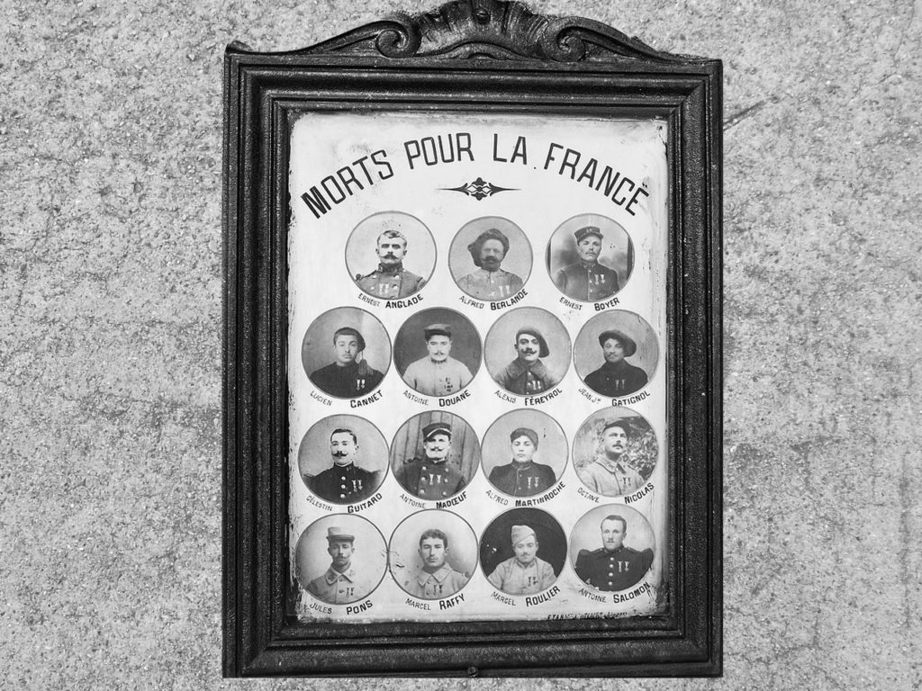 Cimetière de Montaigut-le-Blanc, hommage aux soldats du village tués pendant la Première Guerre mondiale 