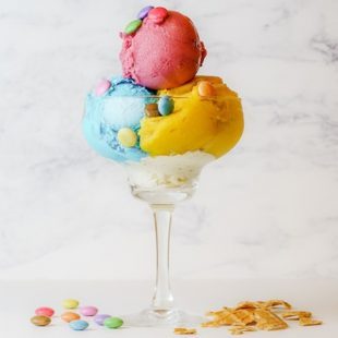Coupe avec 3 boules de glace